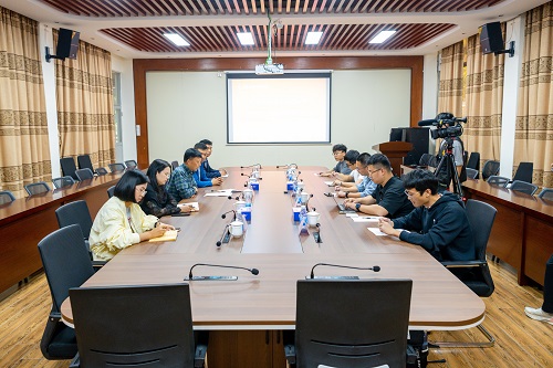 座谈现场.JPG 座谈现场.JPG