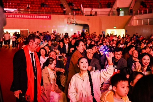 现场观众.jpg