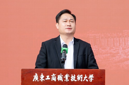 卢景值在星湖校区讲话.jpg