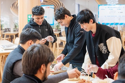 一起包饺子3.jpg