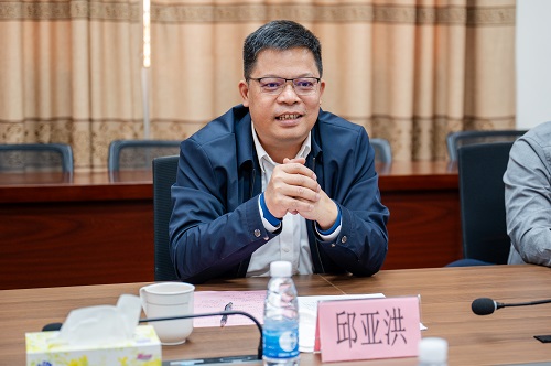 邱亚洪讲话.JPG 邱亚洪讲话.JPG