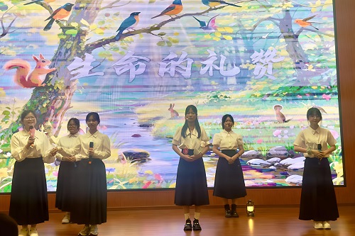 三等奖获得者张岚、叶蓝欣、成宇琪、马文柳、邹心怡、桑怡琳.jpg 三等奖获得者张岚、叶蓝欣、成宇琪、马文柳、邹心怡、桑怡琳.jpg