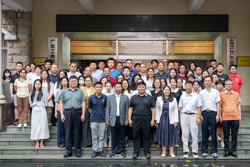 合影留念.jpg 合影留念.jpg