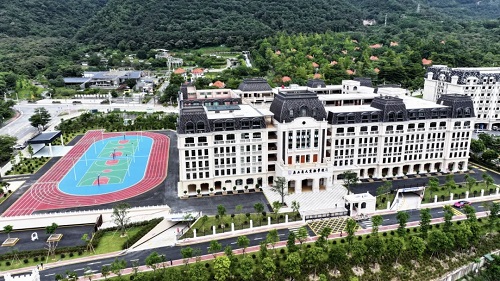 广工商大实验学校:端州发布邓文聪摄.jpg 广工商大实验学校:端州发布邓文聪摄.jpg