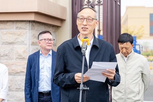 和飞主持大旺校区见面会.jpg