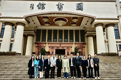双方合影.jpg 双方合影.jpg