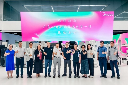双方合影.jpg 双方合影.jpg